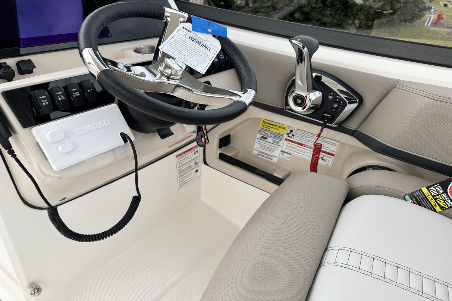 2025 Boston Whaler 240 Vantage Image Thumbnail #35