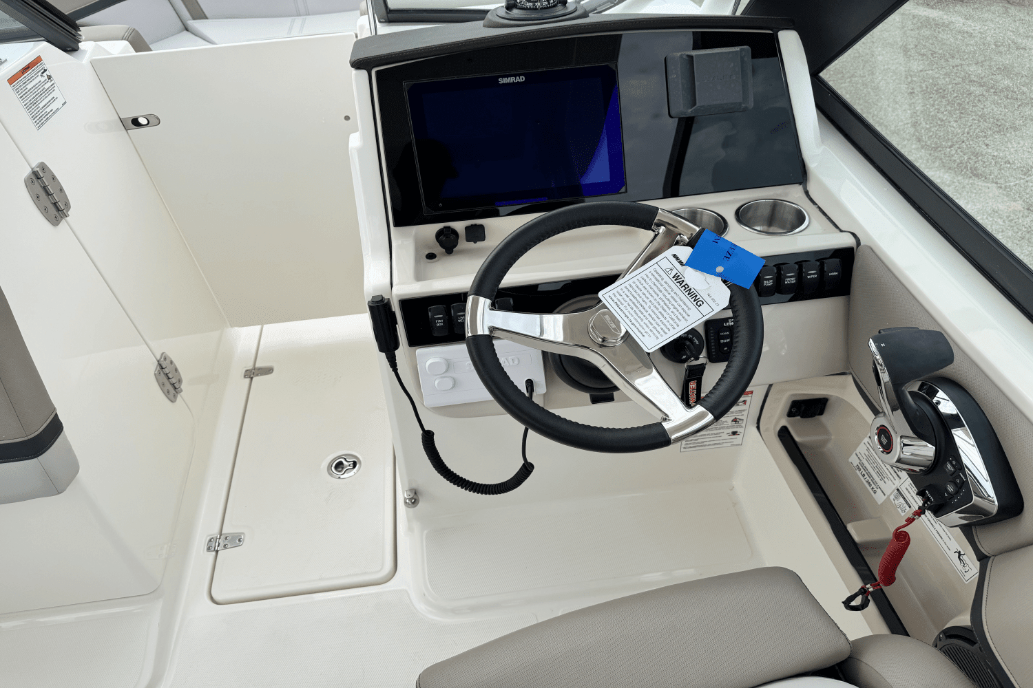 2025 Boston Whaler 240 Vantage Image Thumbnail #30