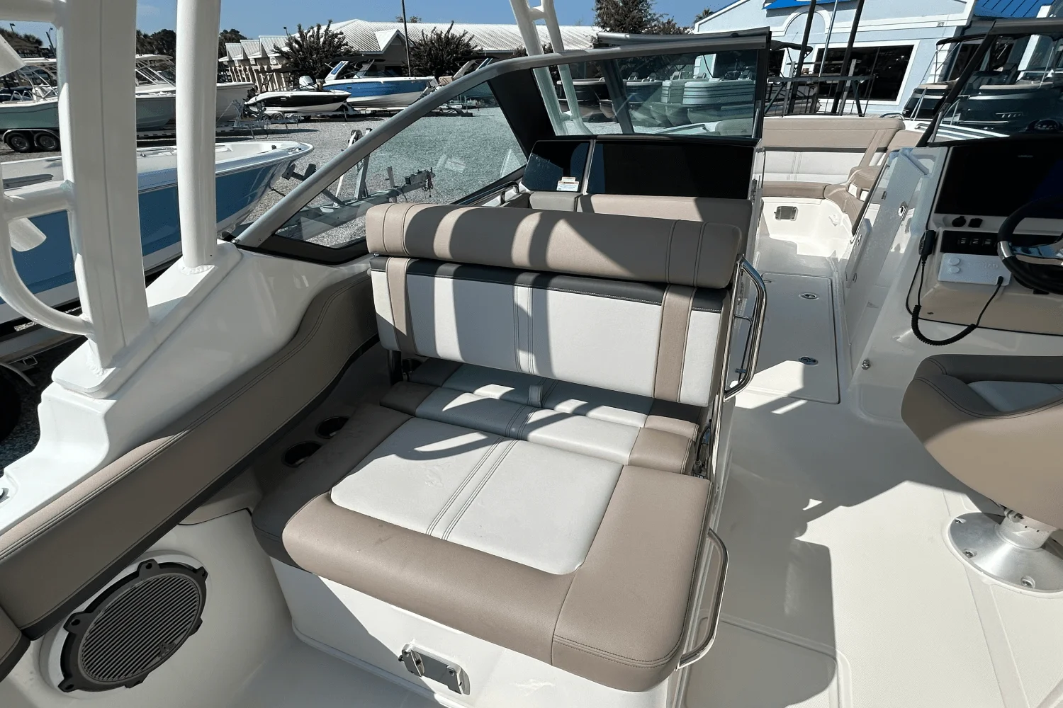 2025 Boston Whaler 240 Vantage Image Thumbnail #9