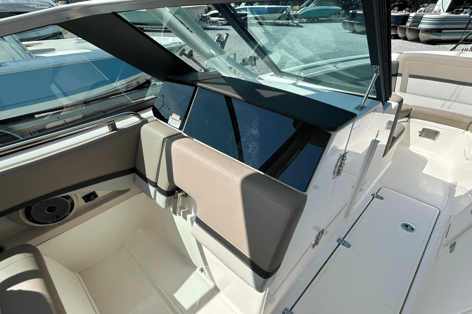 2025 Boston Whaler 240 Vantage Image Thumbnail #19