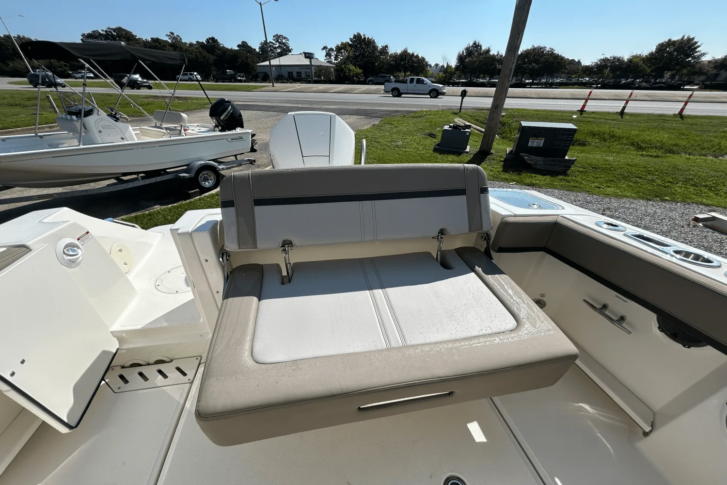 2025 Boston Whaler 240 Vantage Image Thumbnail #8