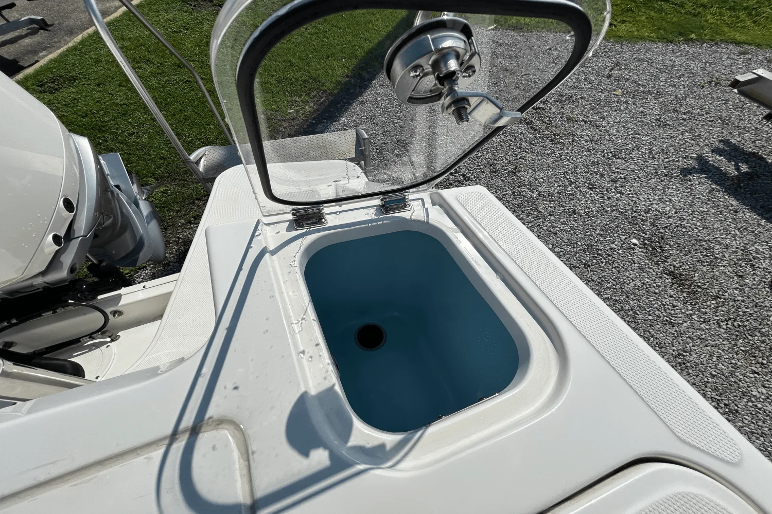 2025 Boston Whaler 240 Vantage Image Thumbnail #7