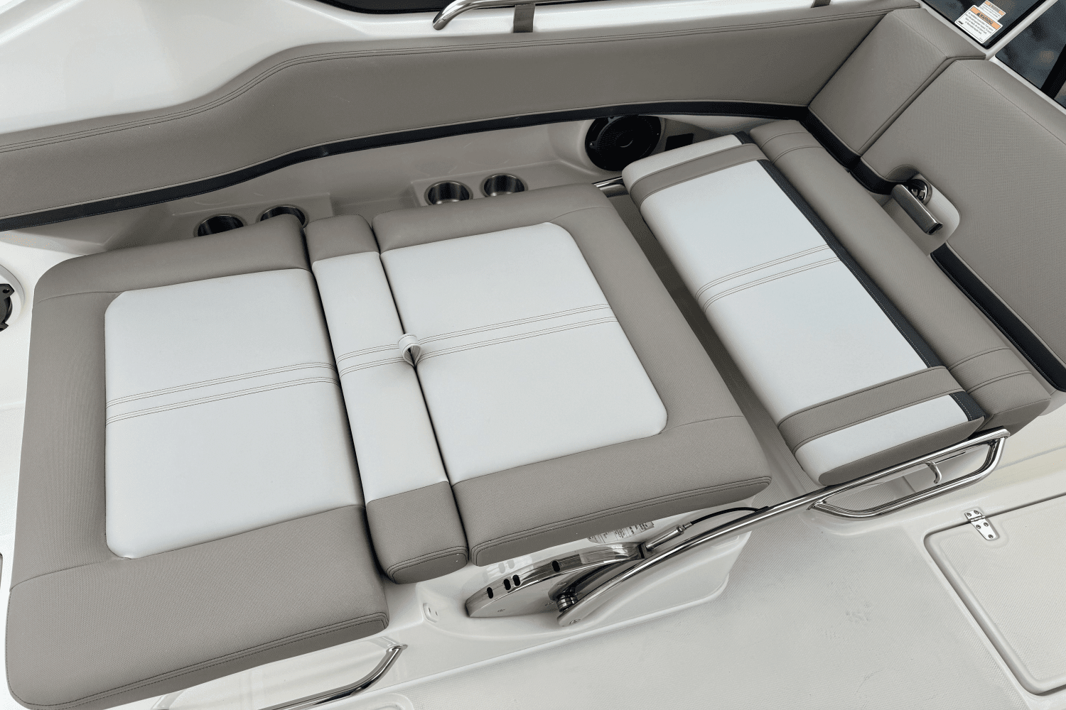2025 Boston Whaler 240 Vantage Image Thumbnail #28