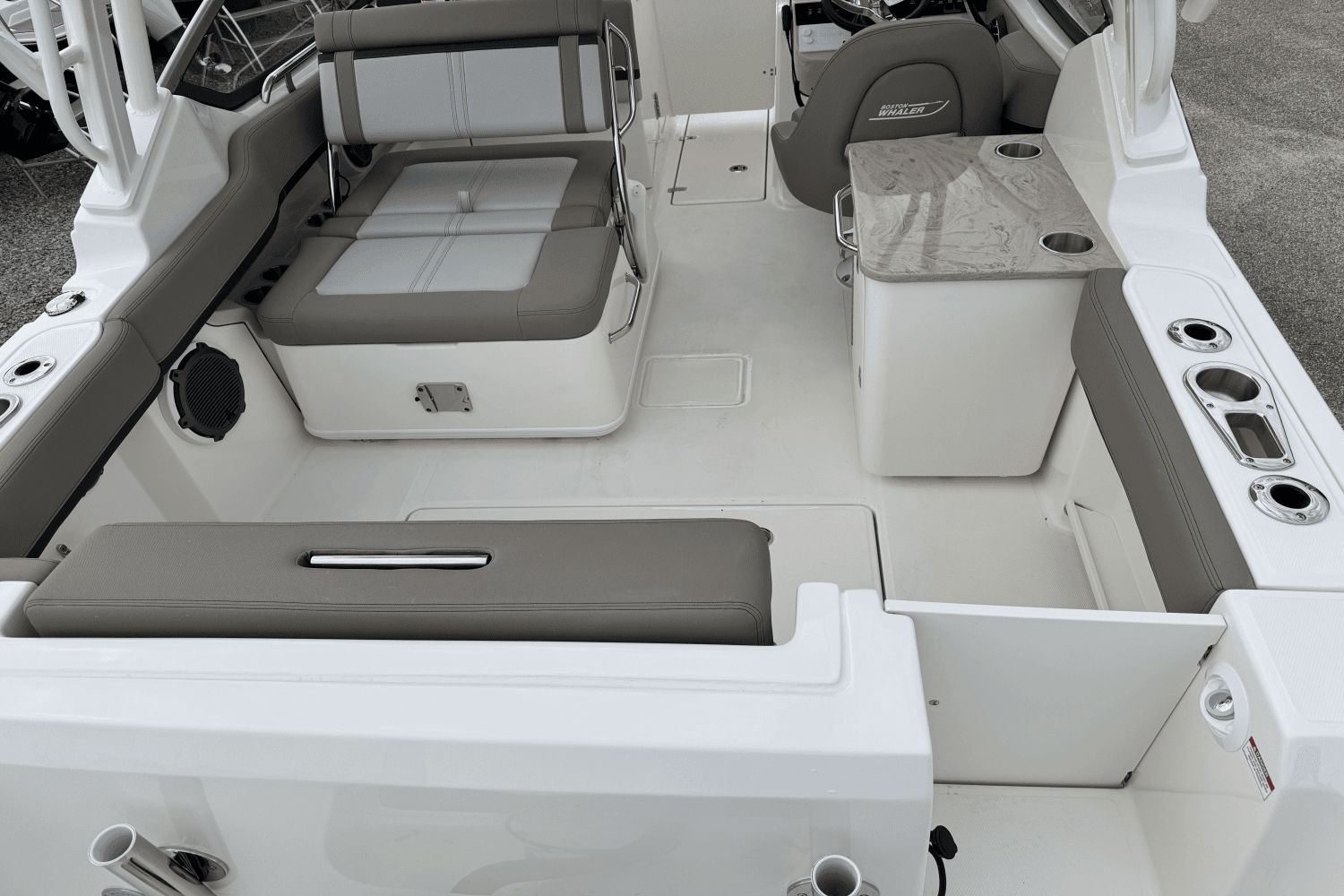 2025 Boston Whaler 240 Vantage Image Thumbnail #20