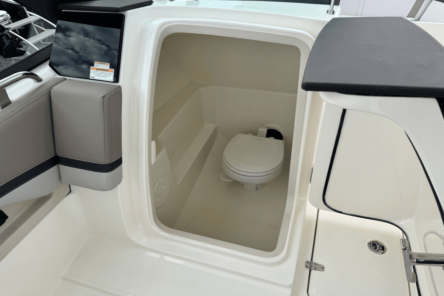 2025 Boston Whaler 240 Vantage Image Thumbnail #31