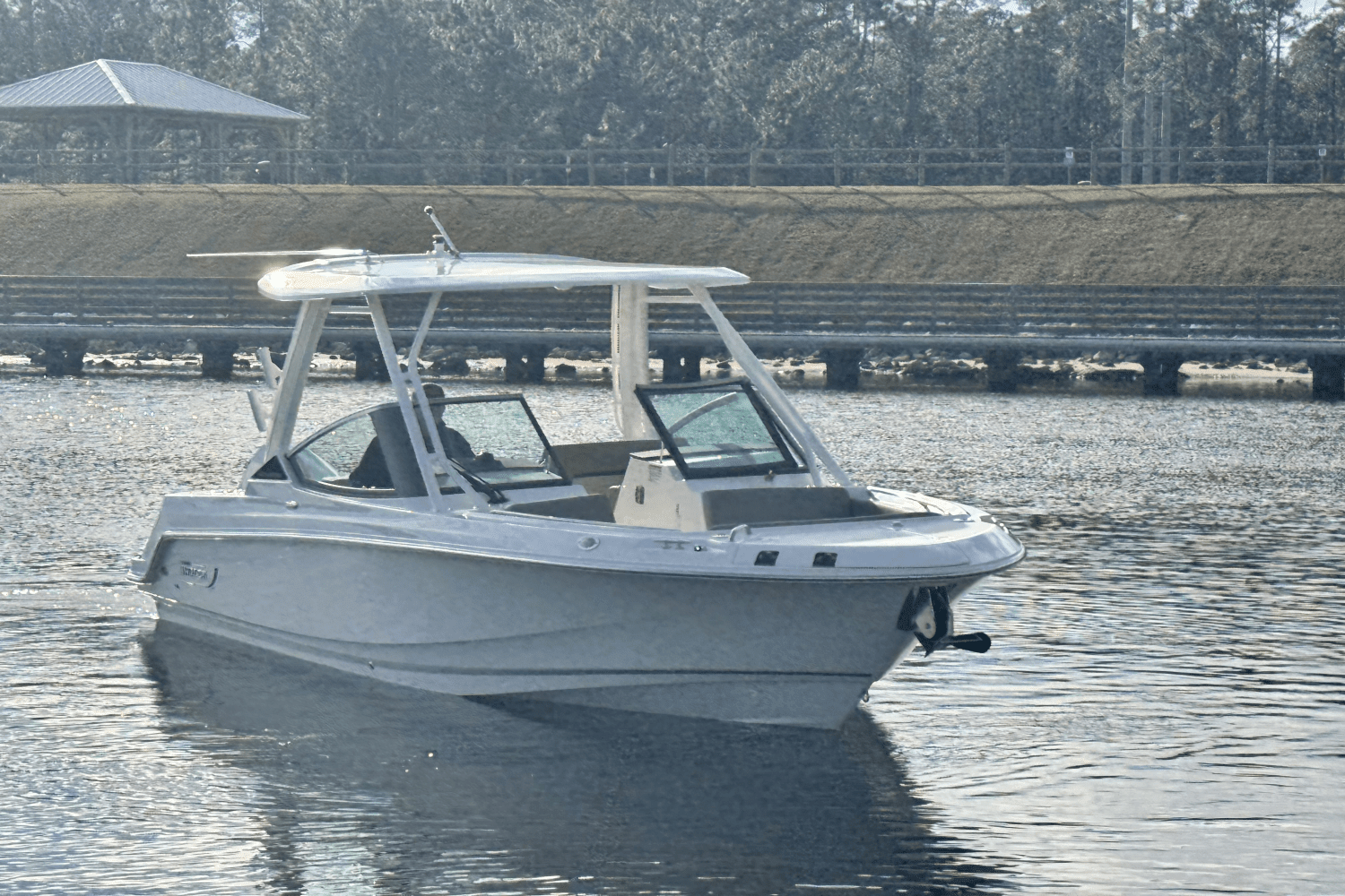 2025 Boston Whaler 240 Vantage Image Thumbnail #3