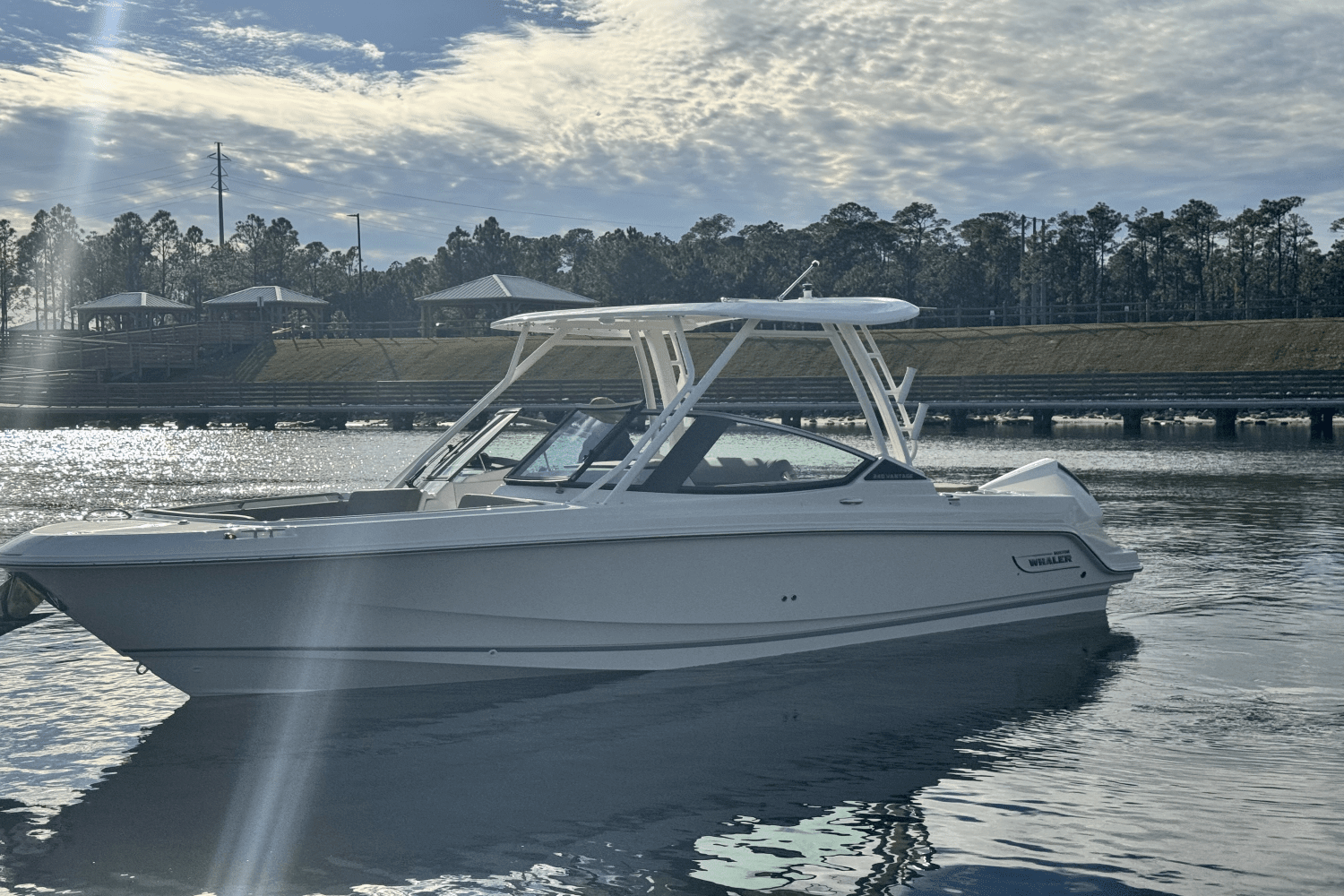 2025 Boston Whaler 240 Vantage Image Thumbnail #9