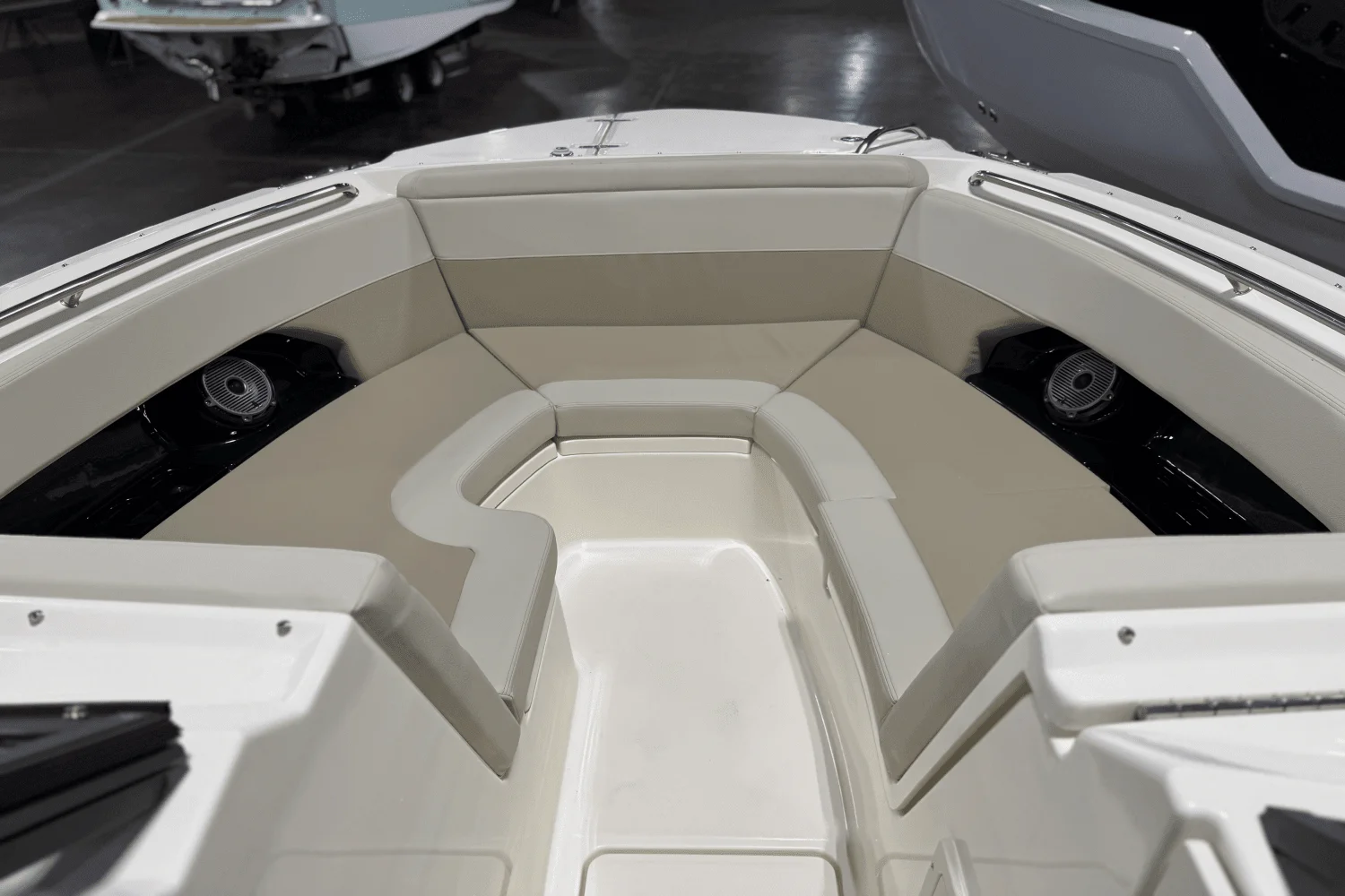 2025 Boston Whaler 240 Vantage Image Thumbnail #11