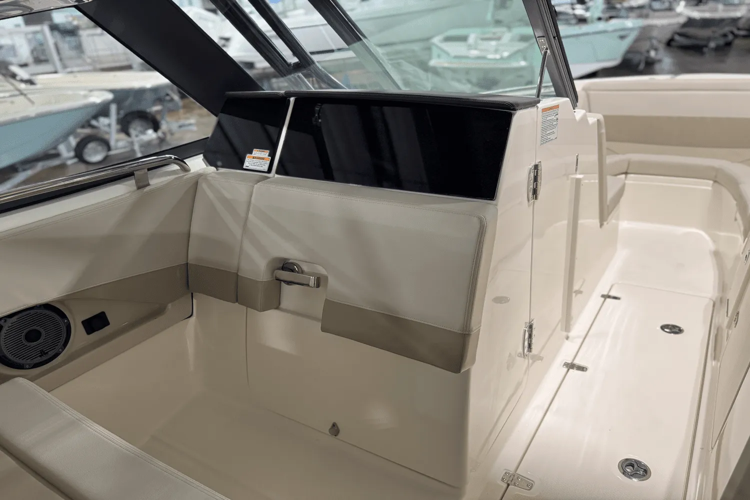 2025 Boston Whaler 240 Vantage Image Thumbnail #9