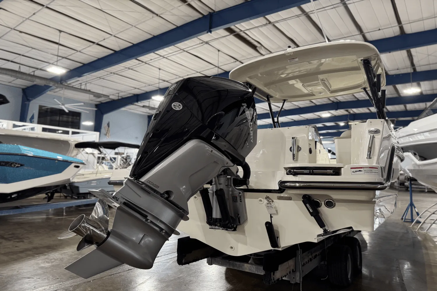 2025 Boston Whaler 240 Vantage Image Thumbnail #1