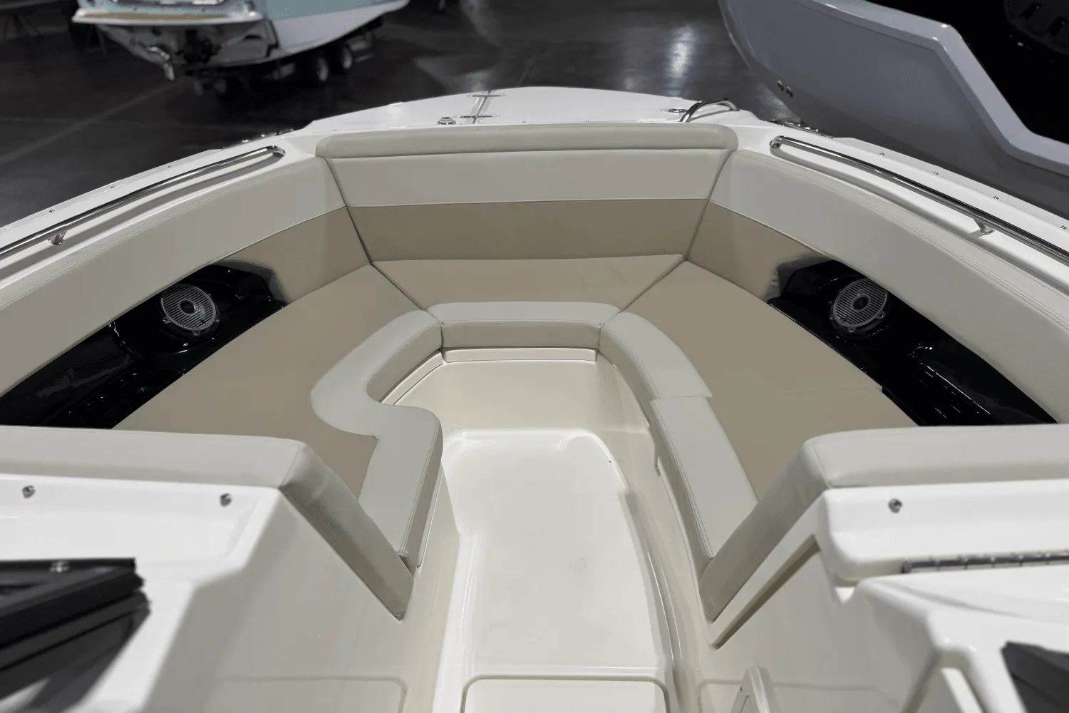 2025 Boston Whaler 240 Vantage Image Thumbnail #11