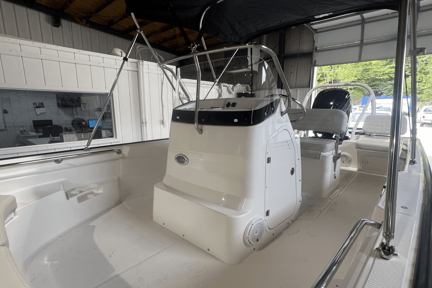 2025 Boston Whaler 170 Montauk Image Thumbnail #4