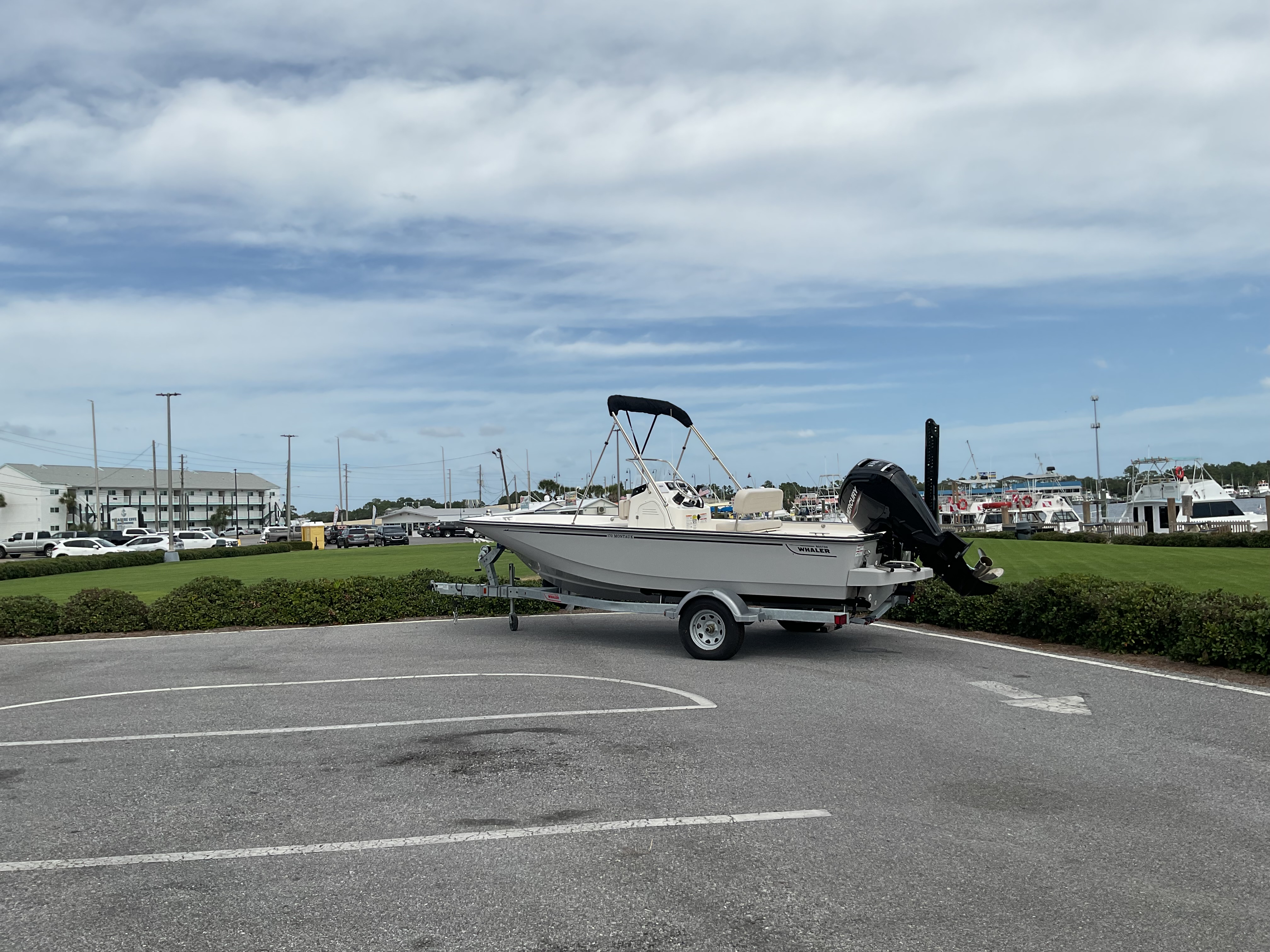 2025 Boston Whaler 170 Montauk Image Thumbnail #1