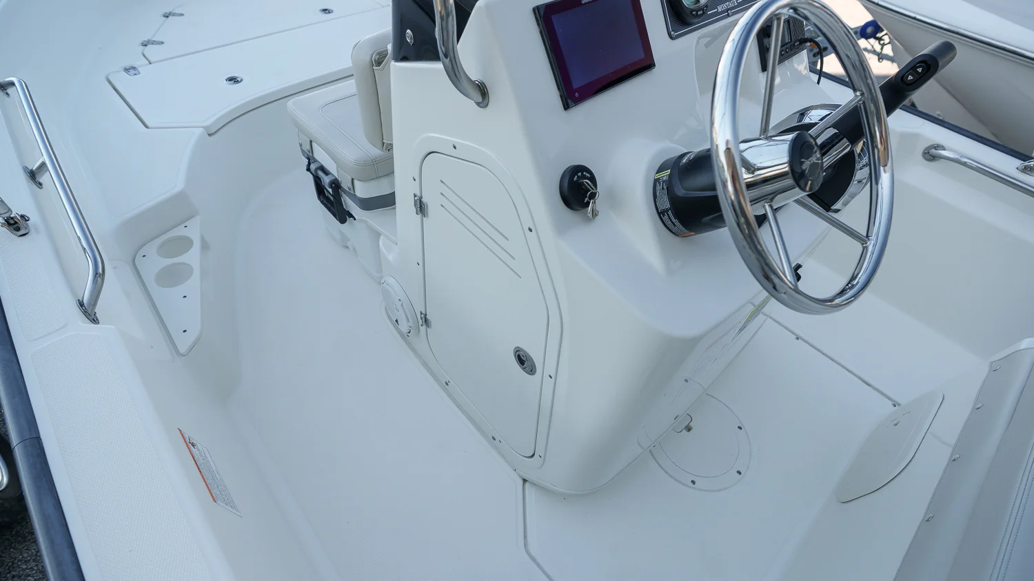 2025 Boston Whaler 170 Montauk Image Thumbnail #14