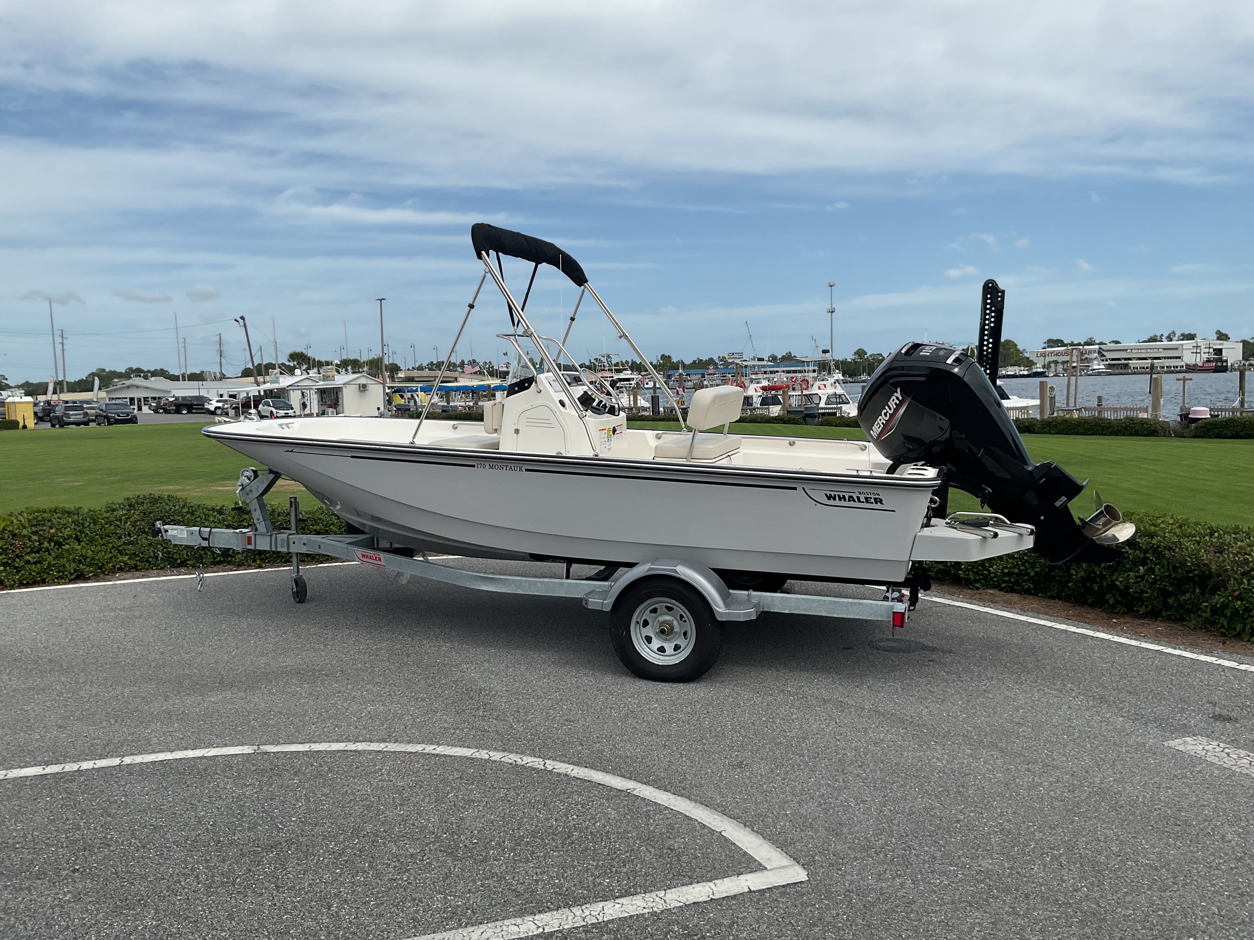 2025 Boston Whaler 170 Montauk Image Thumbnail #0