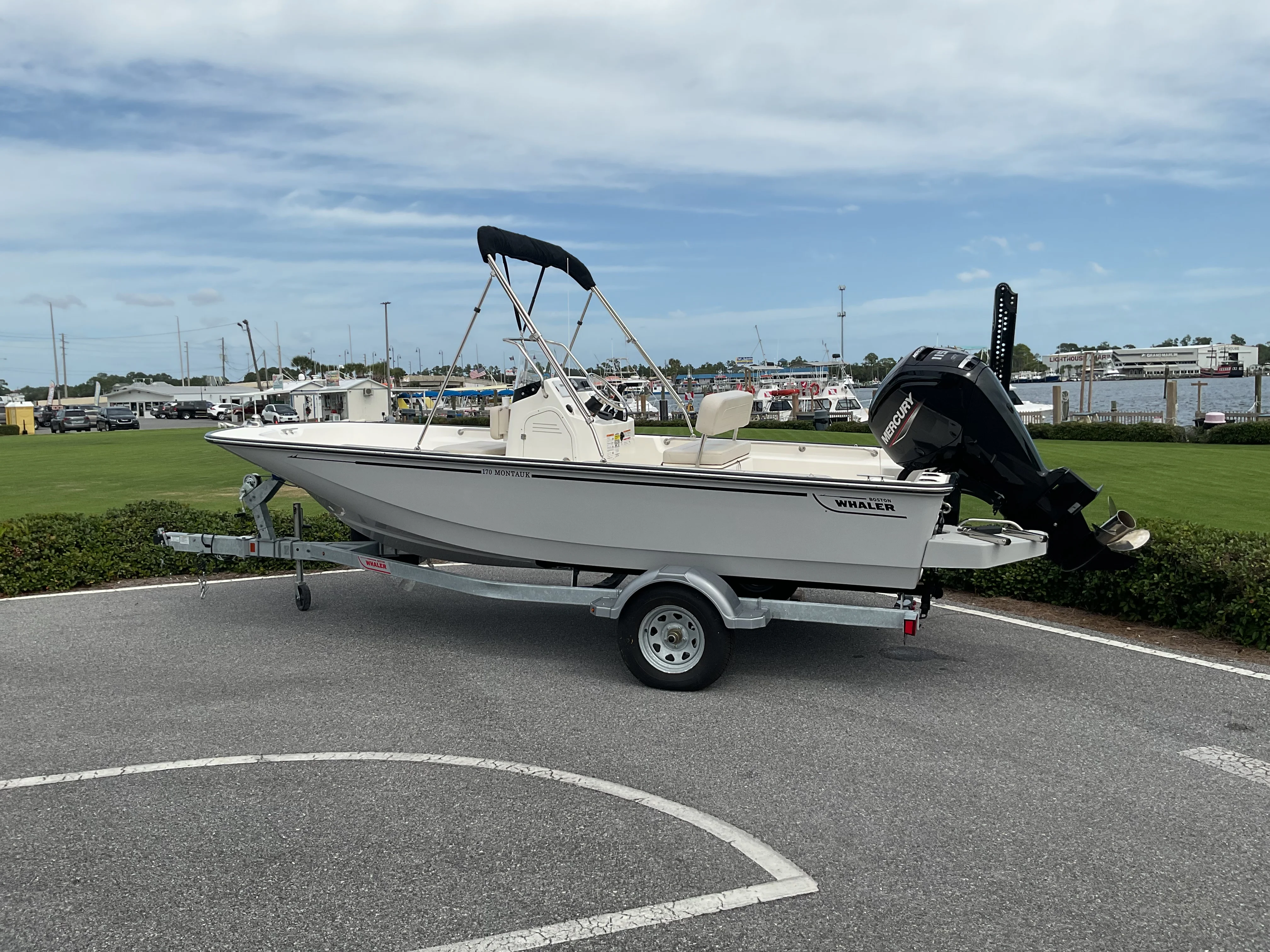 2025 Boston Whaler 170 Montauk Image Thumbnail #0