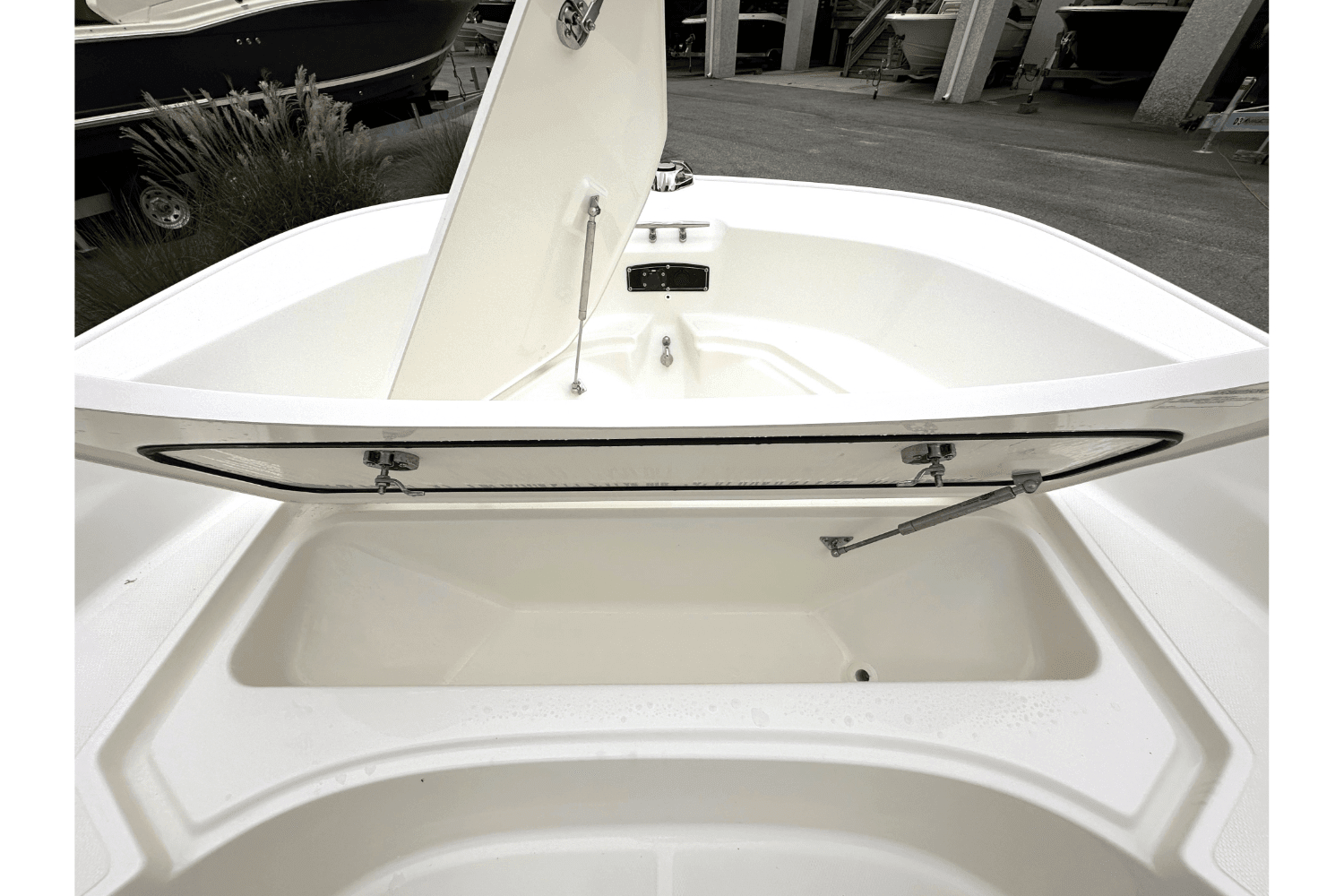 2025 Boston Whaler 170 Montauk Image Thumbnail #15