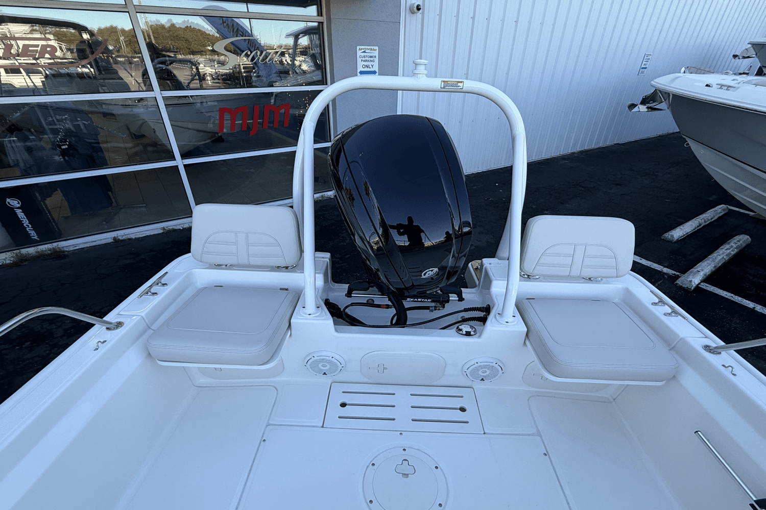 2025 Boston Whaler 170 Montauk Image Thumbnail #6