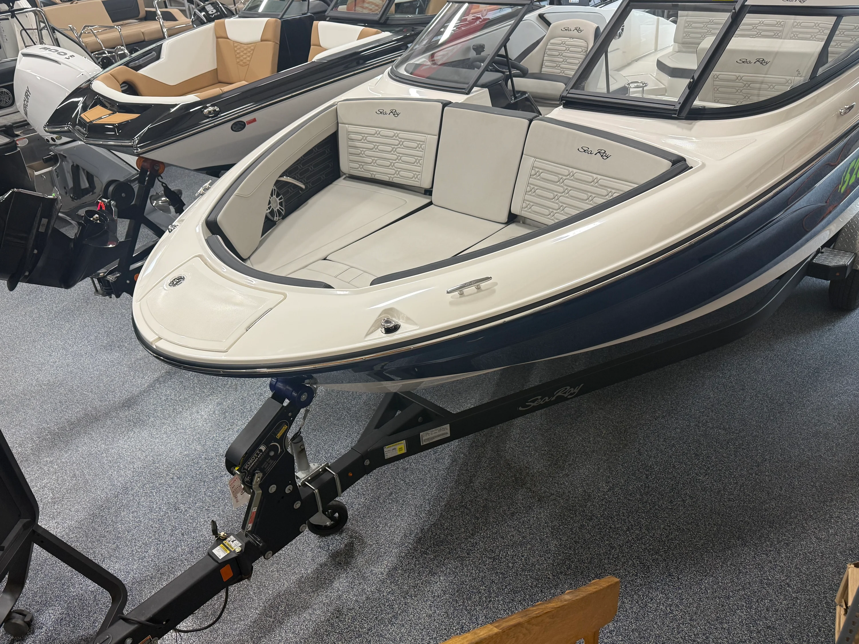 2024 Sea Ray SPX 210 Image Thumbnail #9