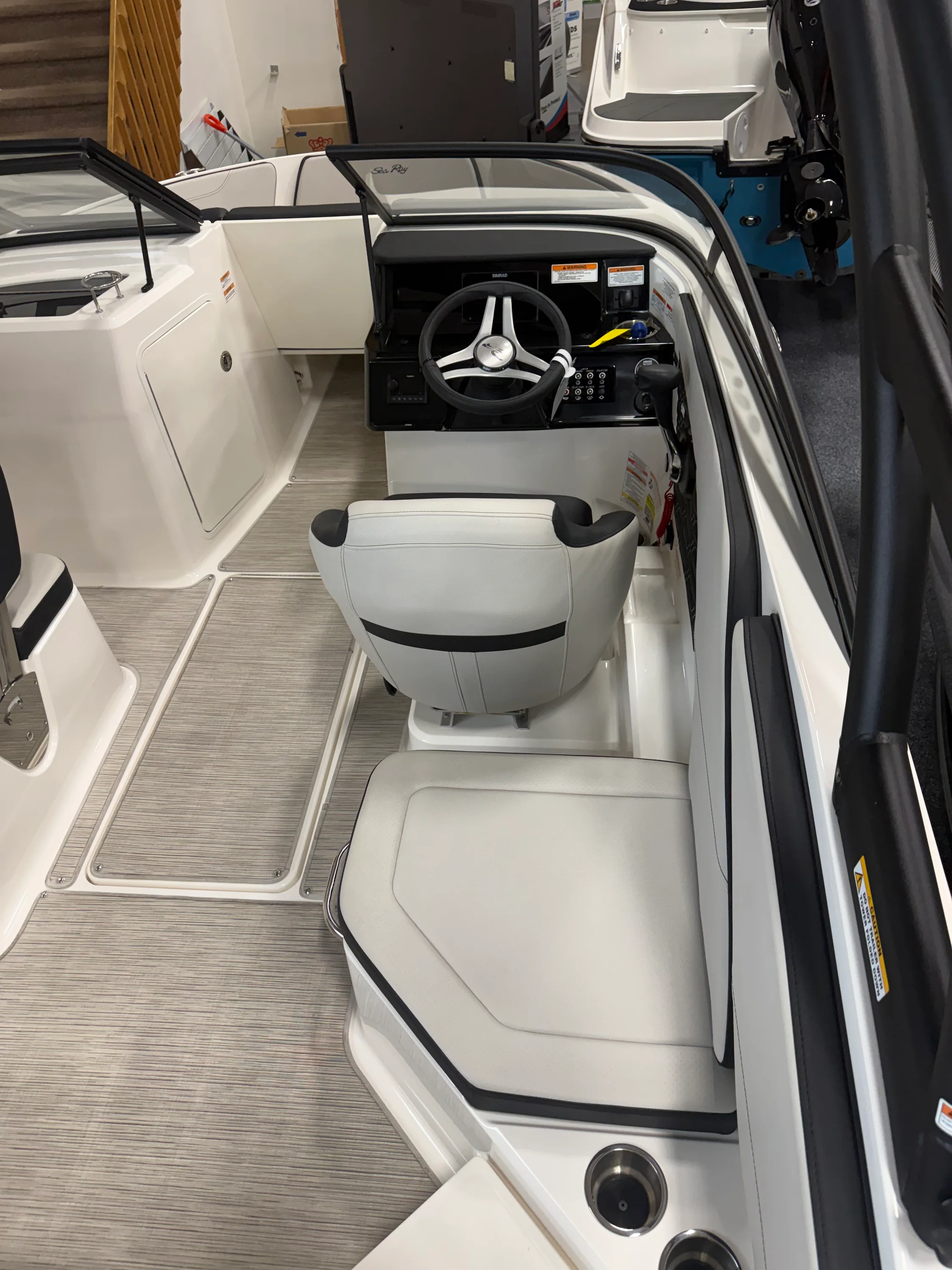 2024 Sea Ray SPX 210 Image Thumbnail #12
