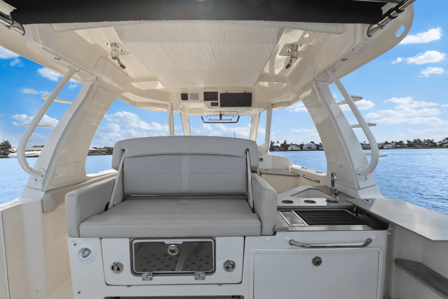 2018 Boston Whaler 350 Realm Image Thumbnail #30