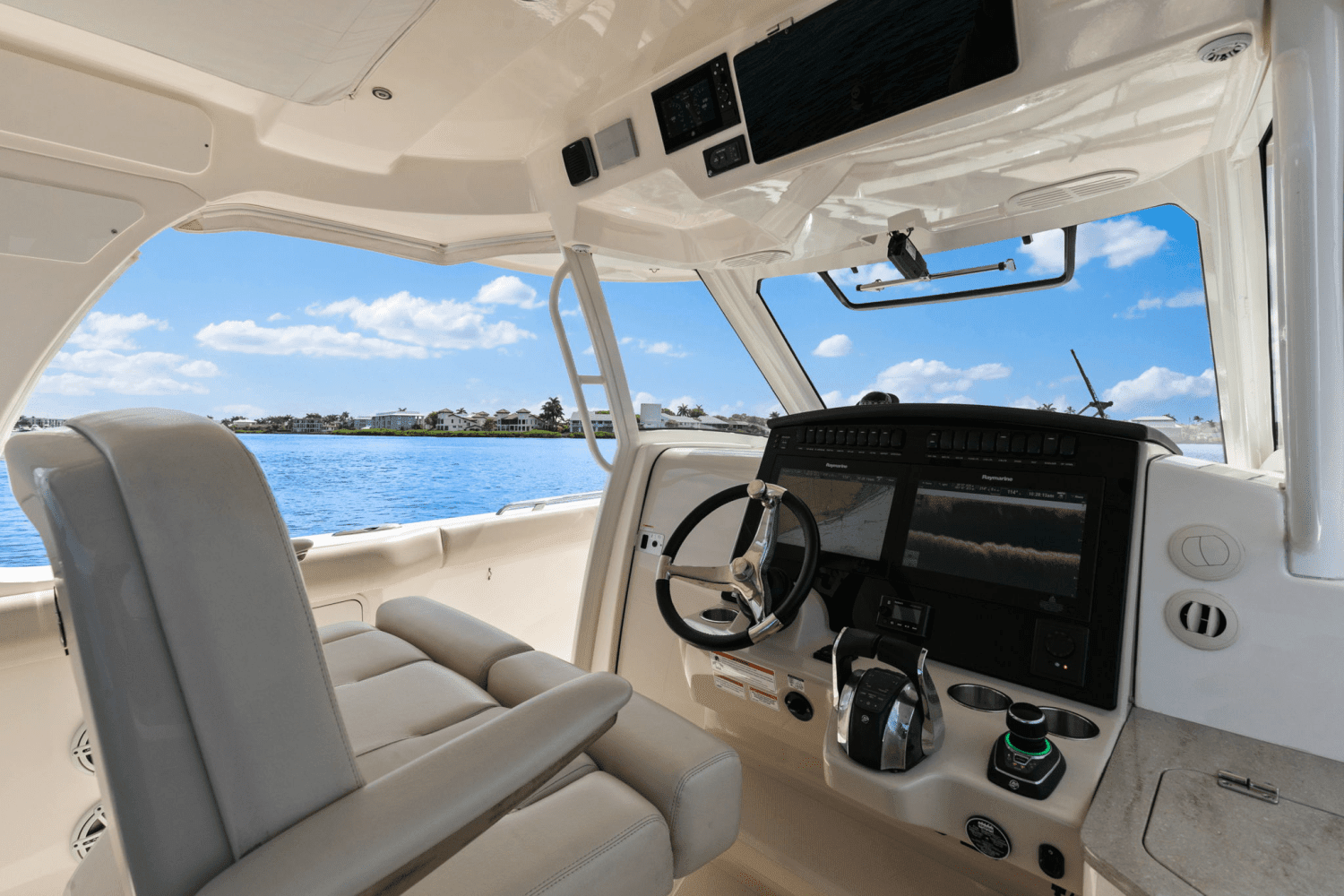 2018 Boston Whaler 350 Realm Image Thumbnail #26