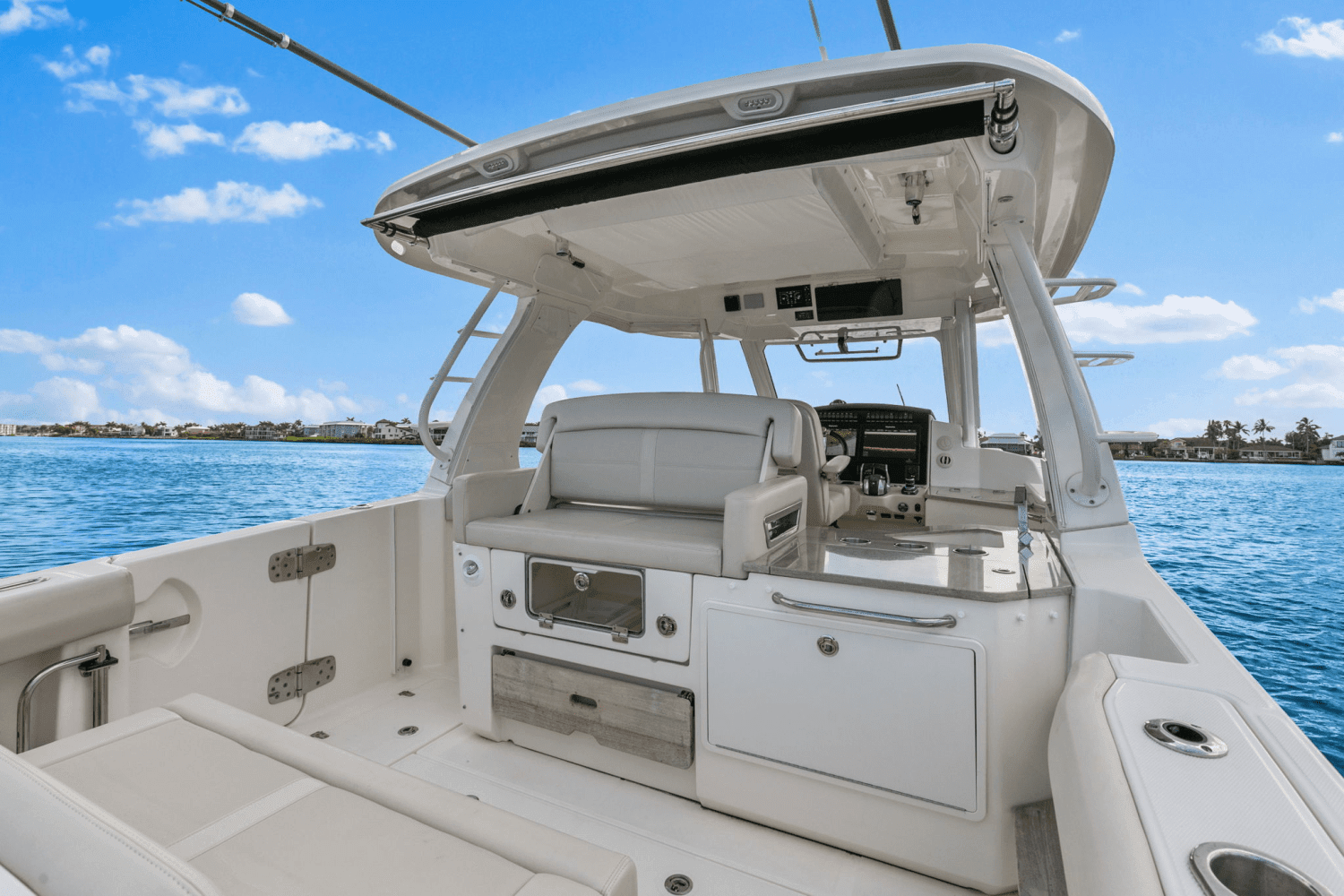 2018 Boston Whaler 350 Realm Image Thumbnail #33