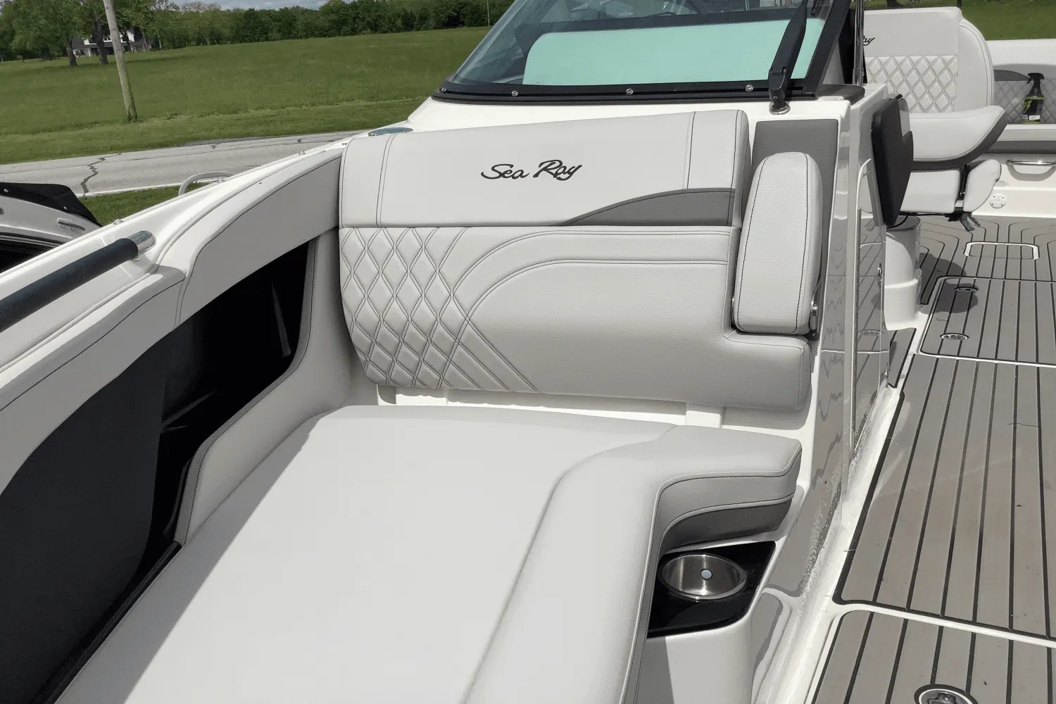 2024 Sea Ray SLX 280 Image Thumbnail #29