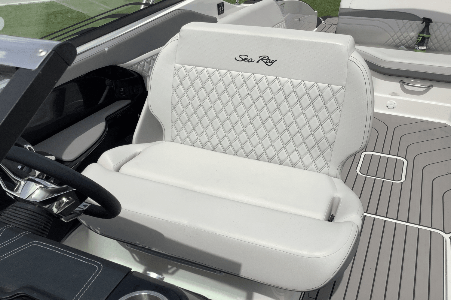 2024 Sea Ray SLX 280 Image Thumbnail #25