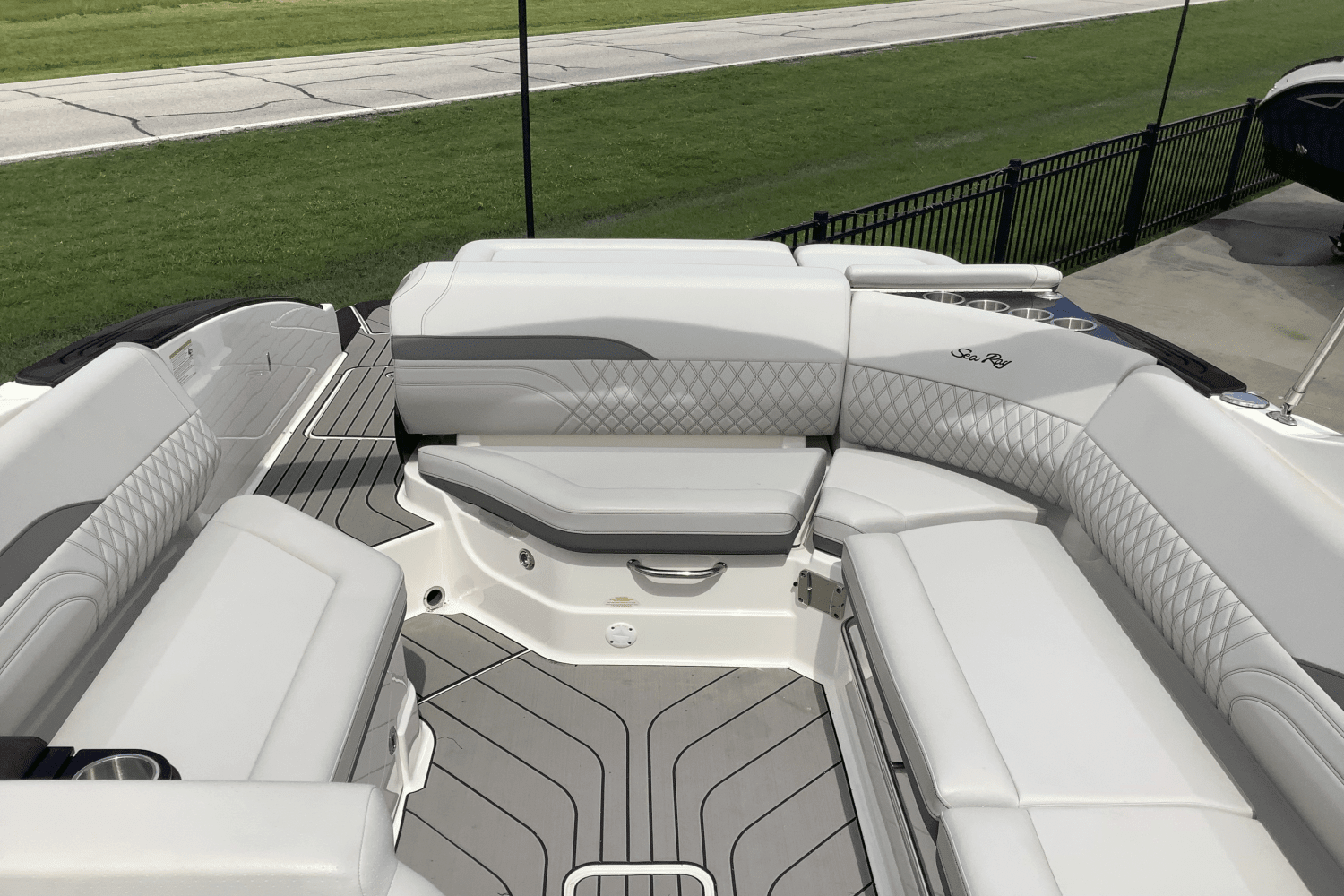 2024 Sea Ray SLX 280 Image Thumbnail #14