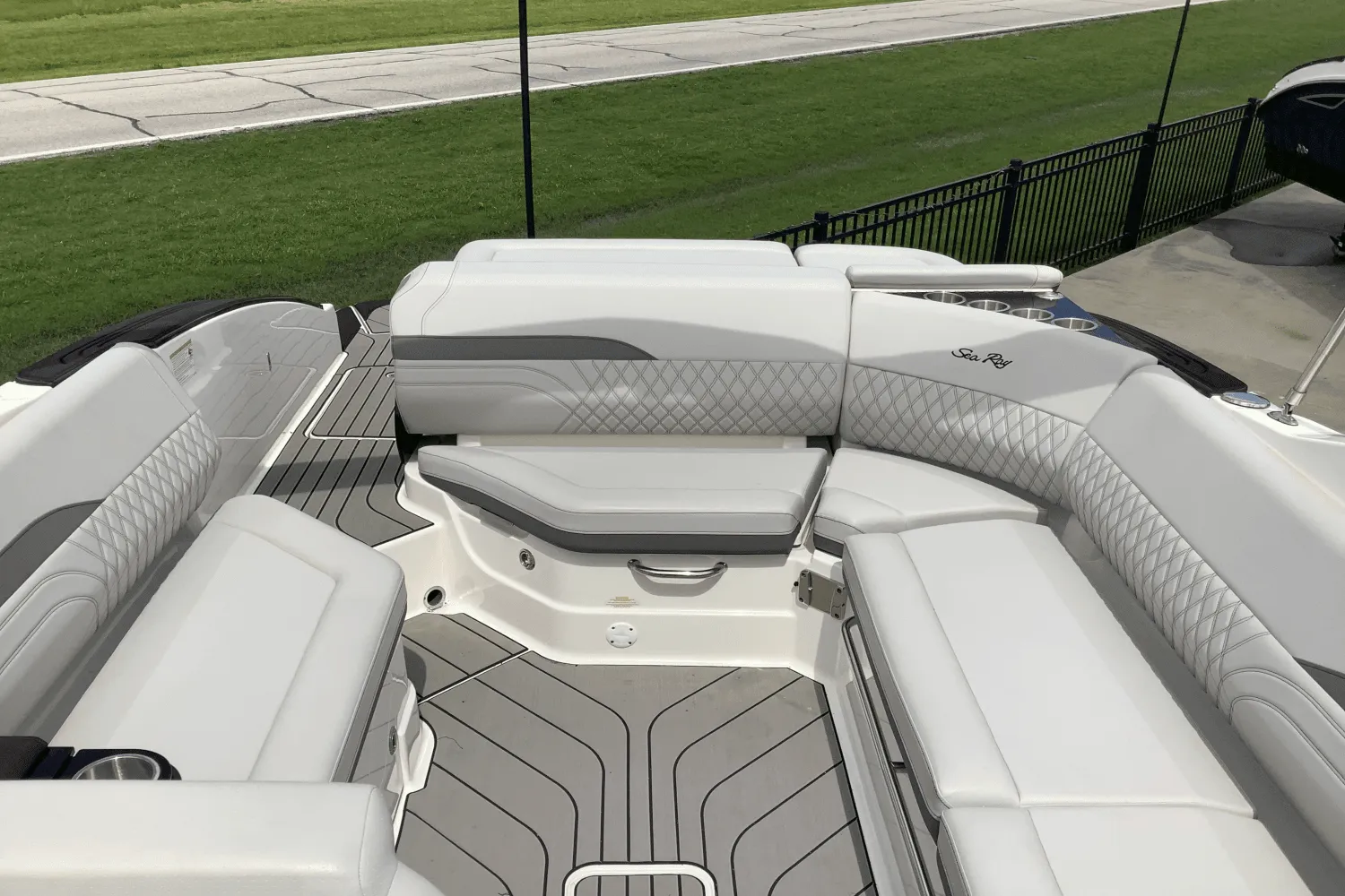 2024 Sea Ray SLX 280 Image Thumbnail #14