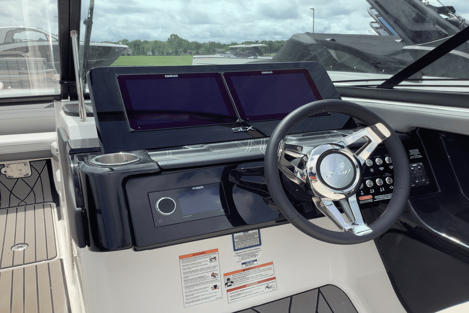 2024 Sea Ray SLX 280 Image Thumbnail #22