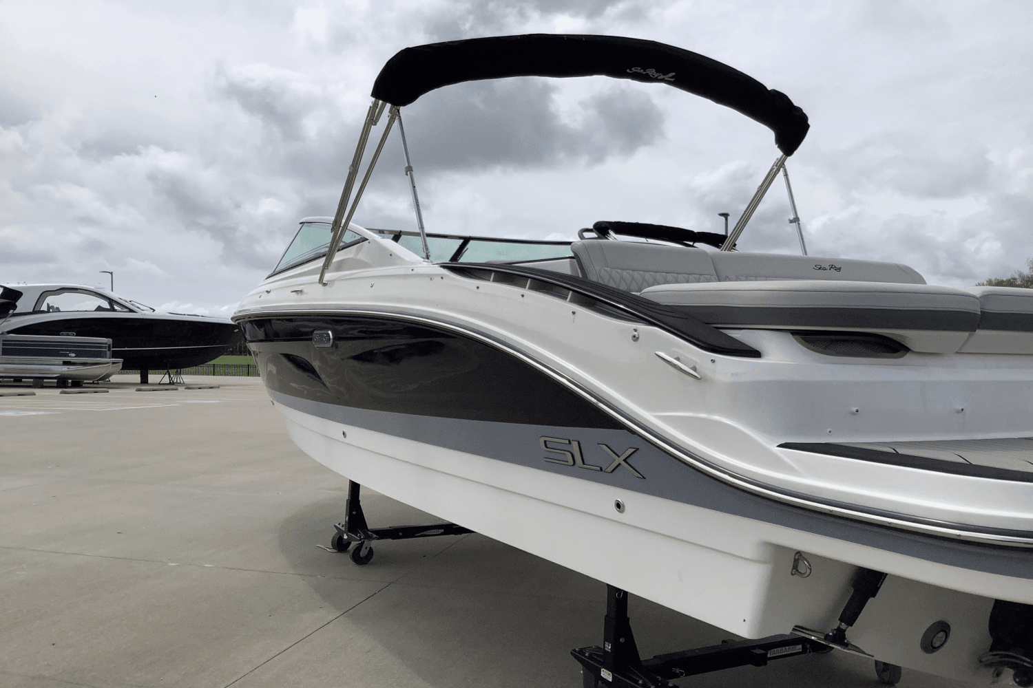 2024 Sea Ray SLX 280 Image Thumbnail #5