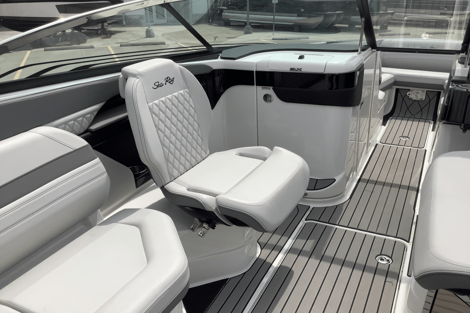 2024 Sea Ray SLX 280 Image Thumbnail #19