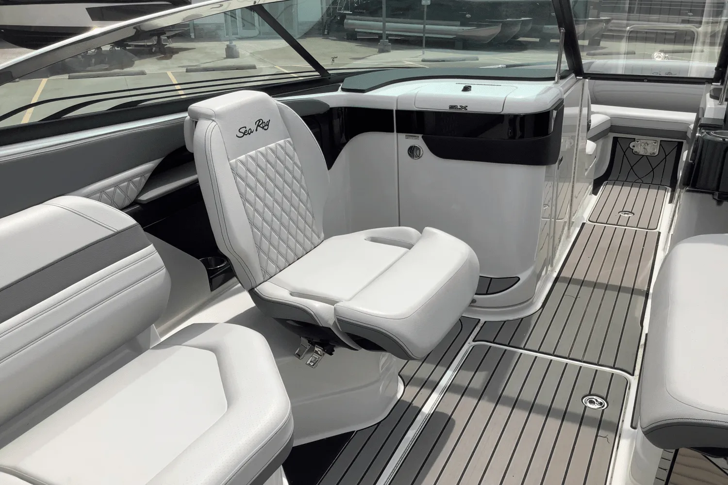 2024 Sea Ray SLX 280 Image Thumbnail #19