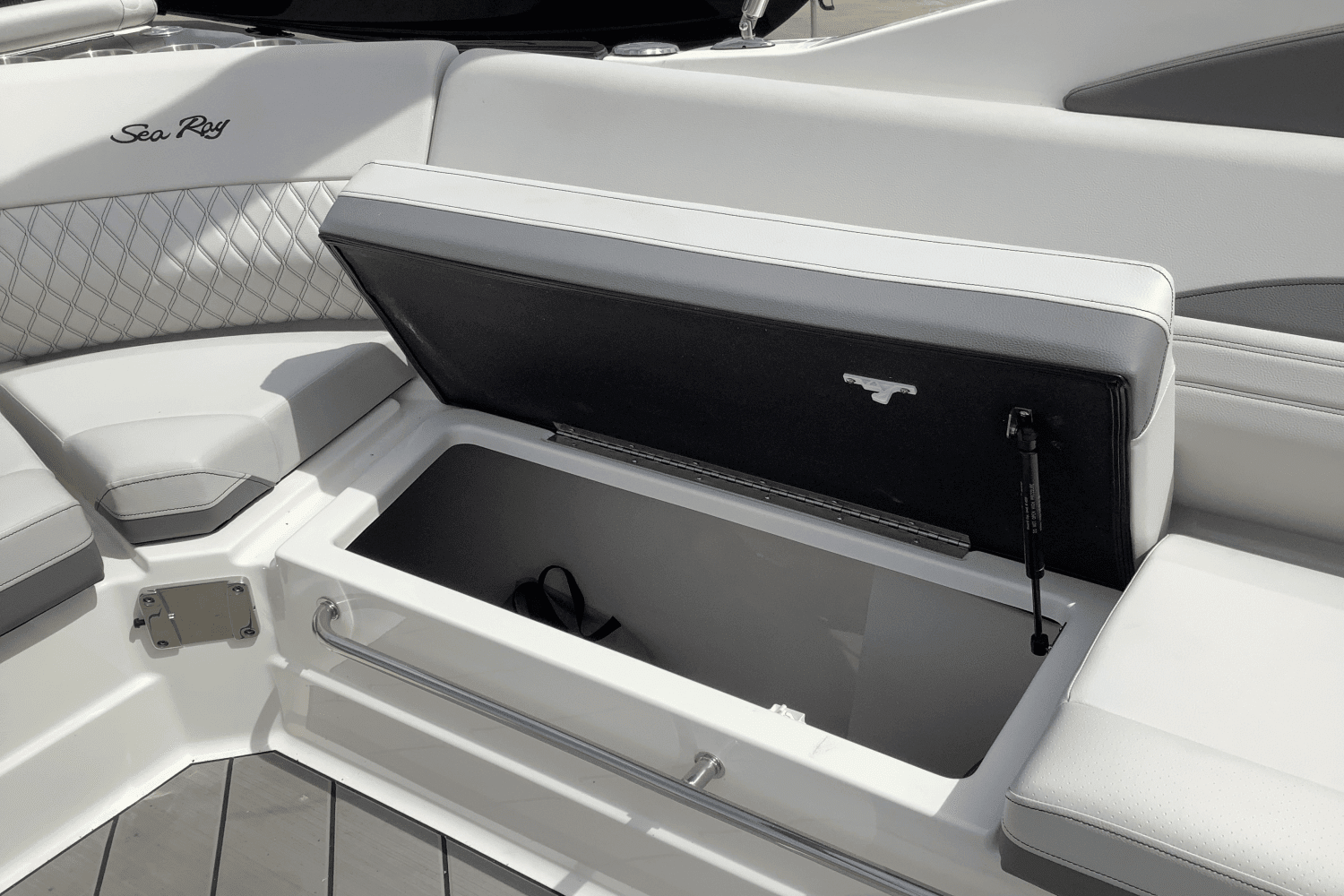 2024 Sea Ray SLX 280 Image Thumbnail #16