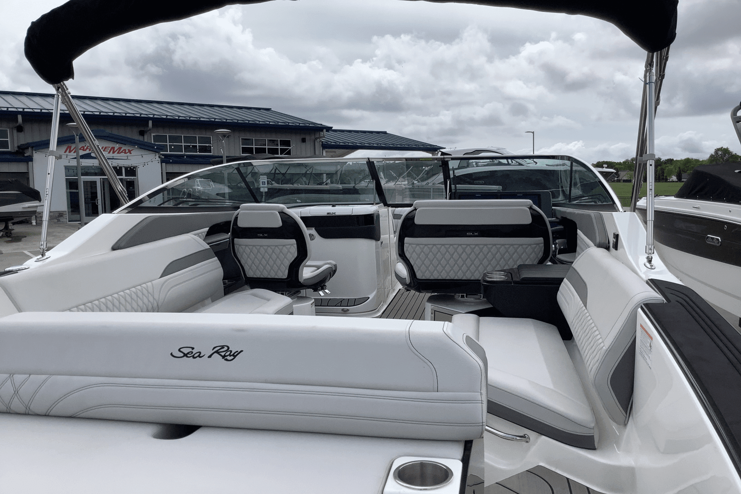 2024 Sea Ray SLX 280 Image Thumbnail #8