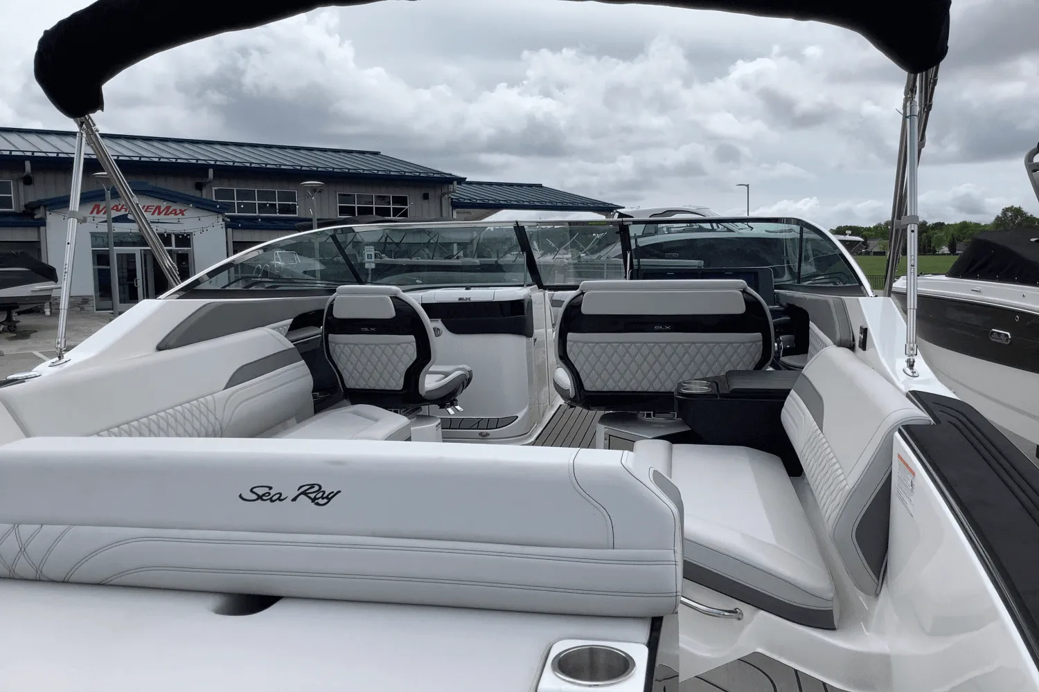 2024 Sea Ray SLX 280 Image Thumbnail #8