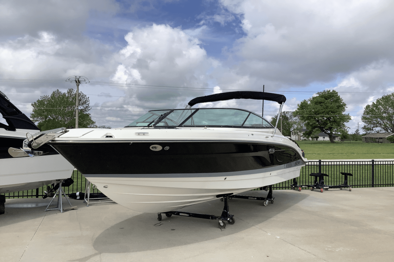 2024 Sea Ray SLX 280 Image Thumbnail #3