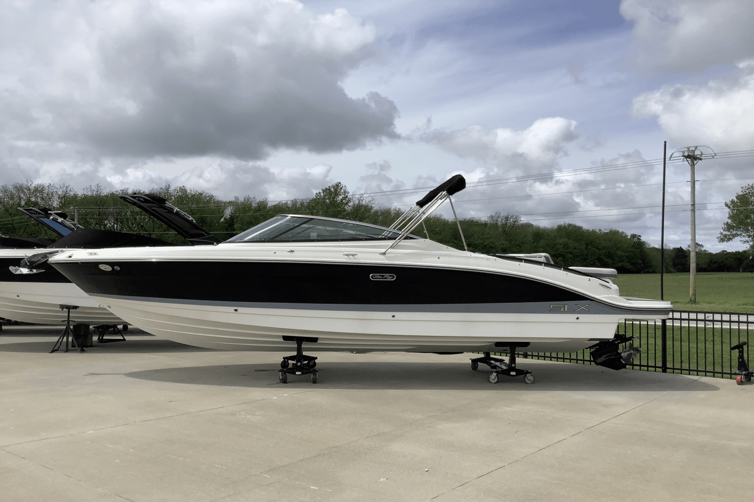 2024 Sea Ray SLX 280 Image Thumbnail #4