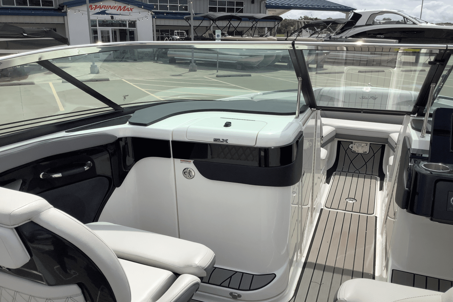 2024 Sea Ray SLX 280 Image Thumbnail #23