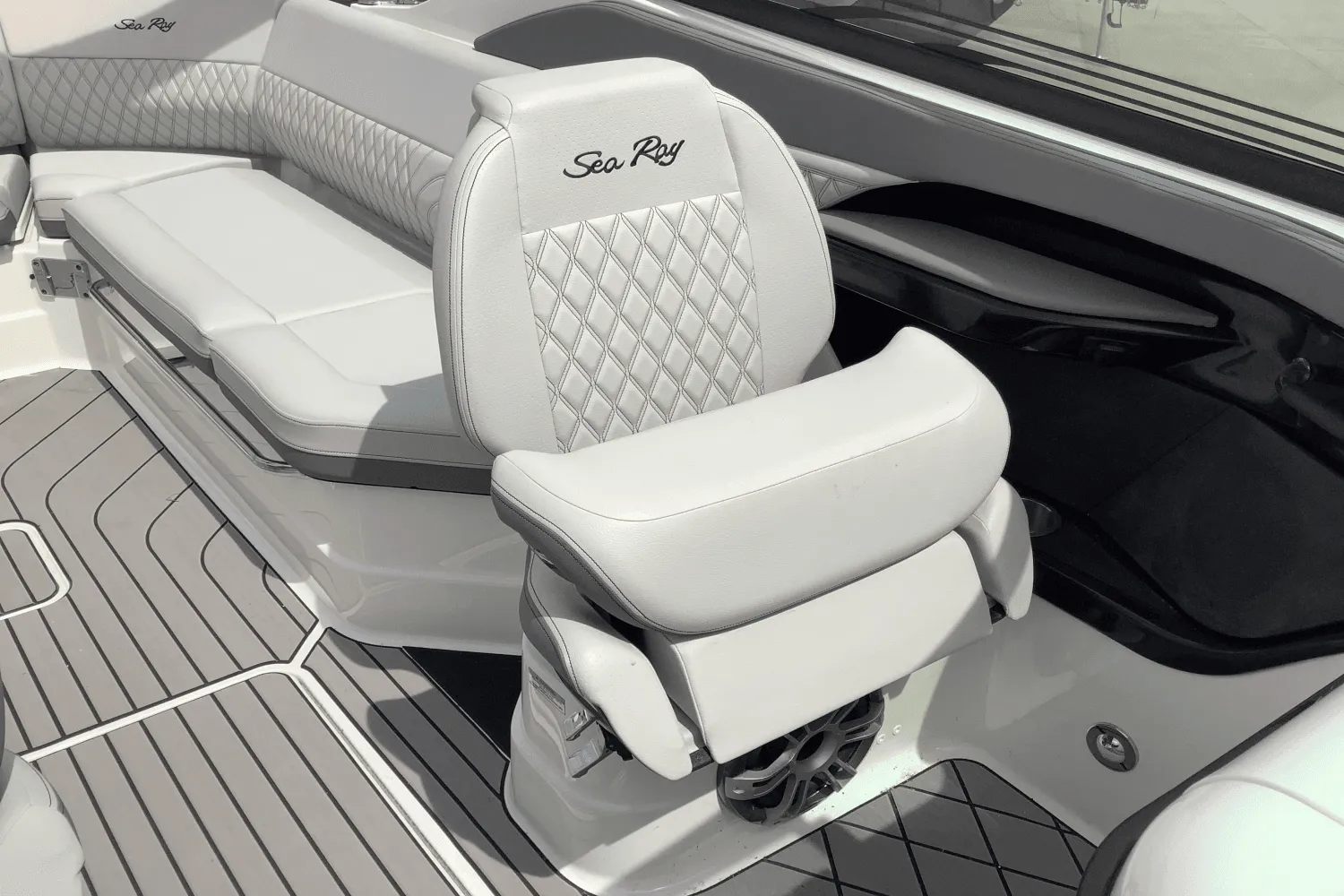 2024 Sea Ray SLX 280 Image Thumbnail #26