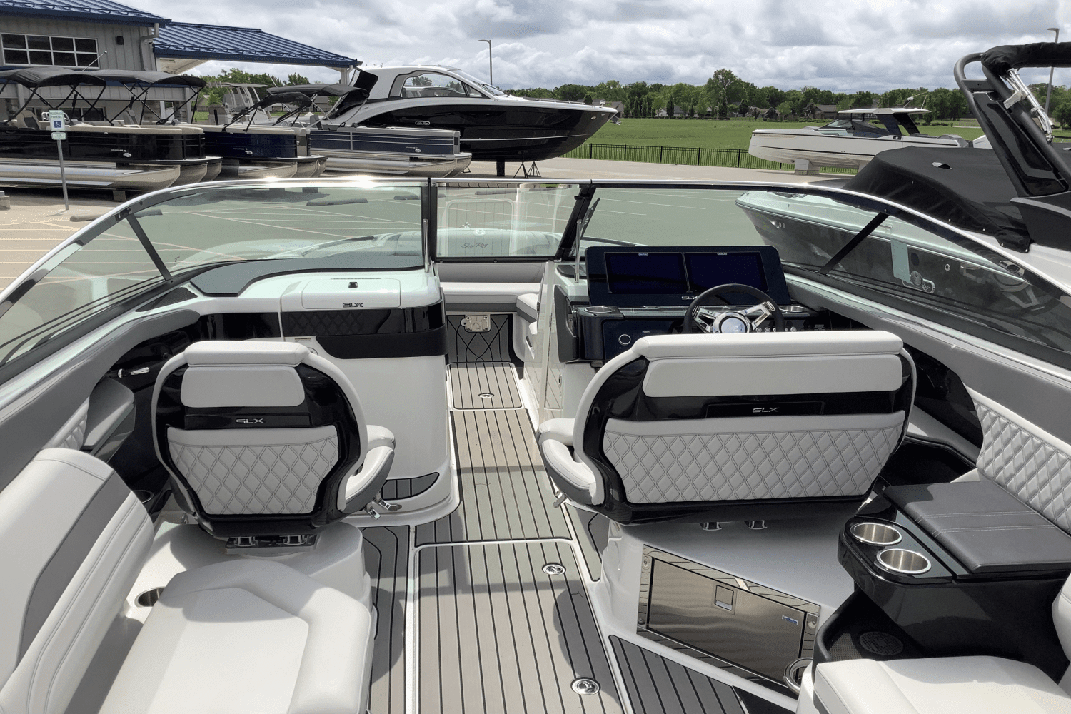 2024 Sea Ray SLX 280 Image Thumbnail #20