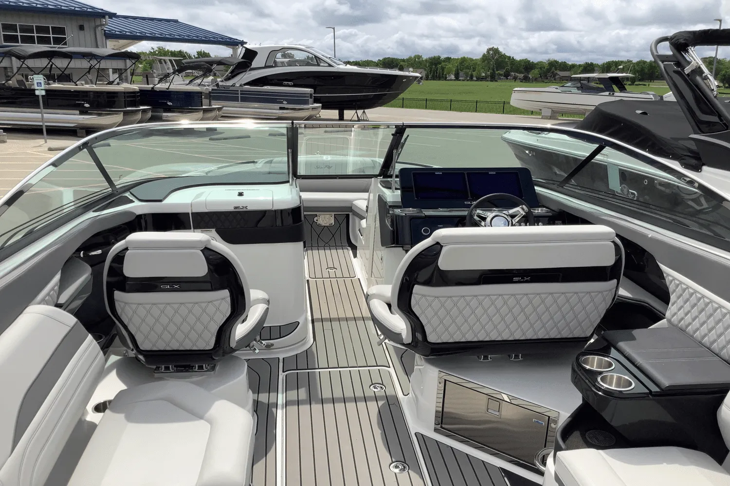 2024 Sea Ray SLX 280 Image Thumbnail #20