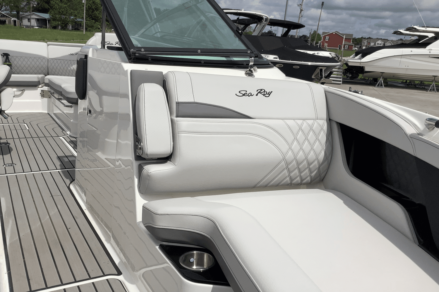 2024 Sea Ray SLX 280 Image Thumbnail #30