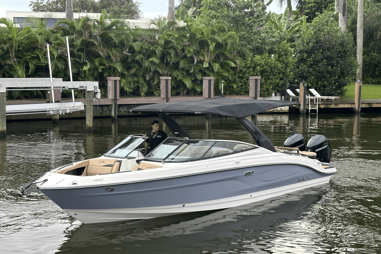 2025 Sea Ray SLX 280 Image Thumbnail #7