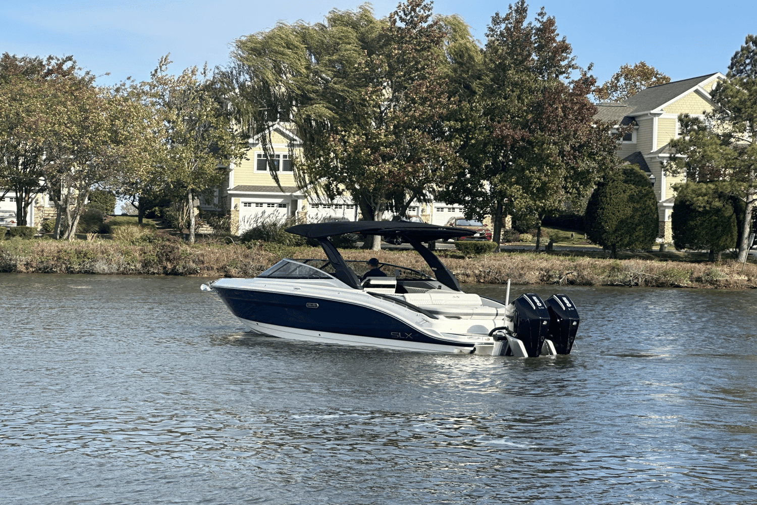 2025 Sea Ray SLX 280 Image Thumbnail #4