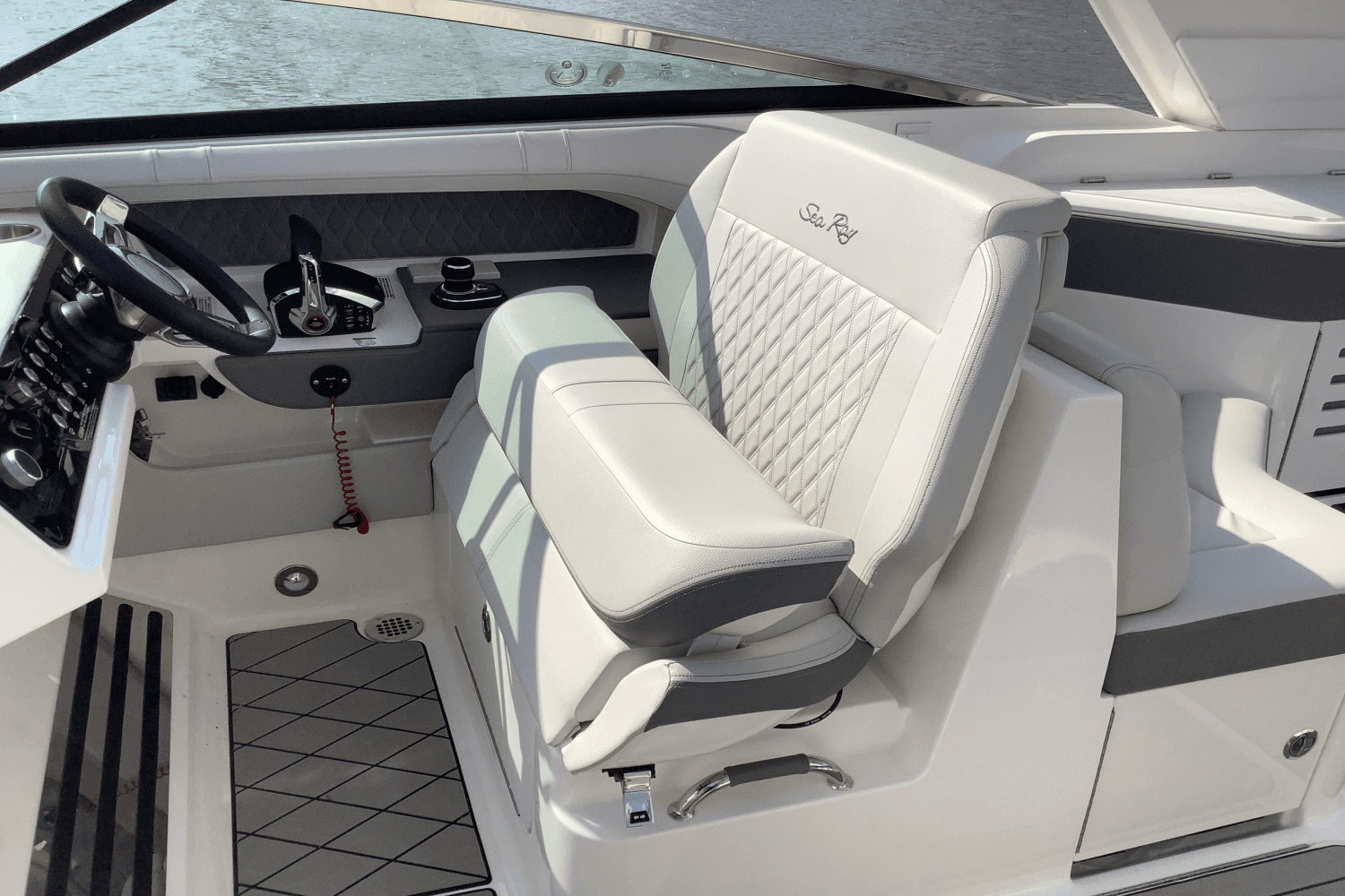 2025 Sea Ray SLX 310 Image Thumbnail #18