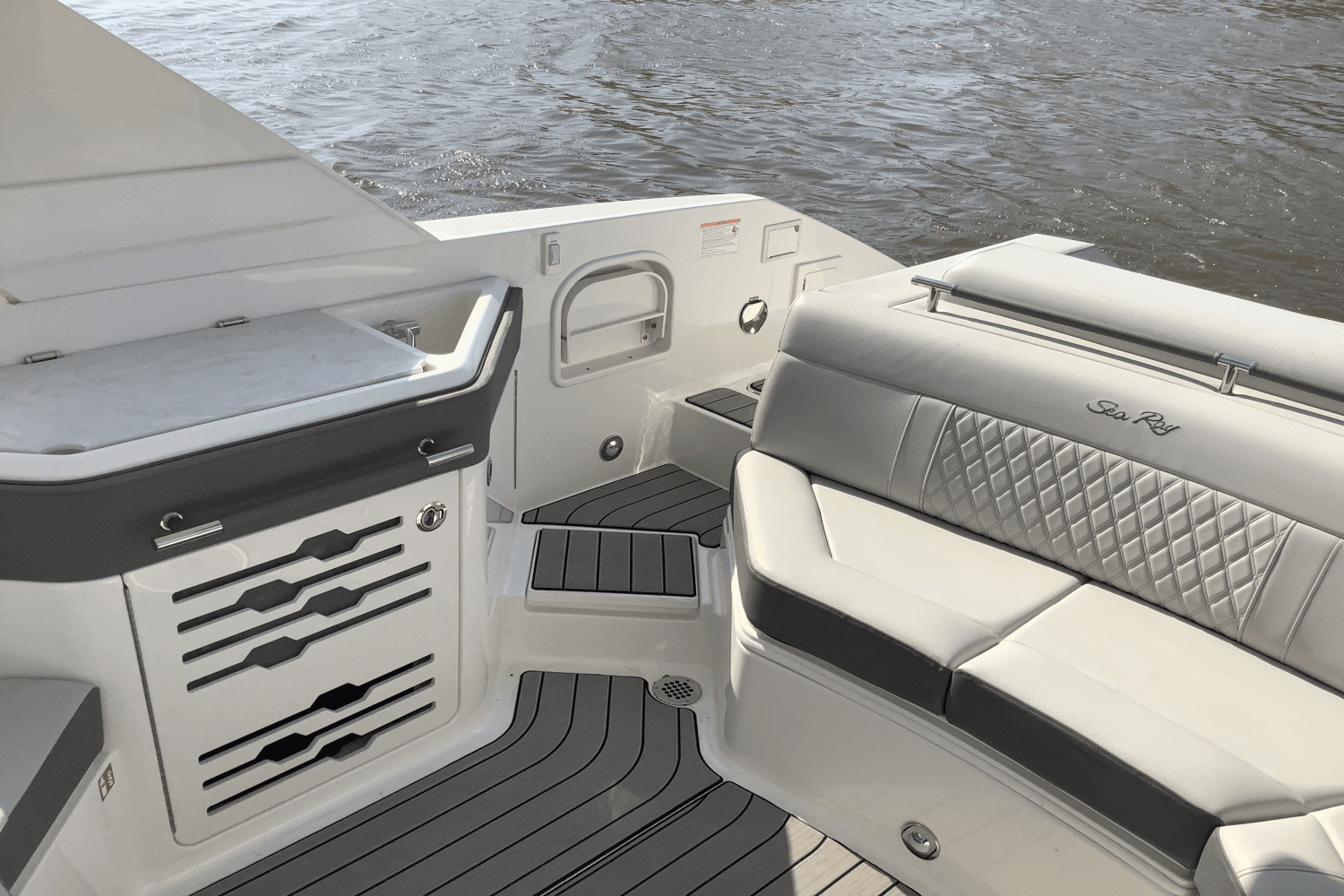 2025 Sea Ray SLX 310 Image Thumbnail #24