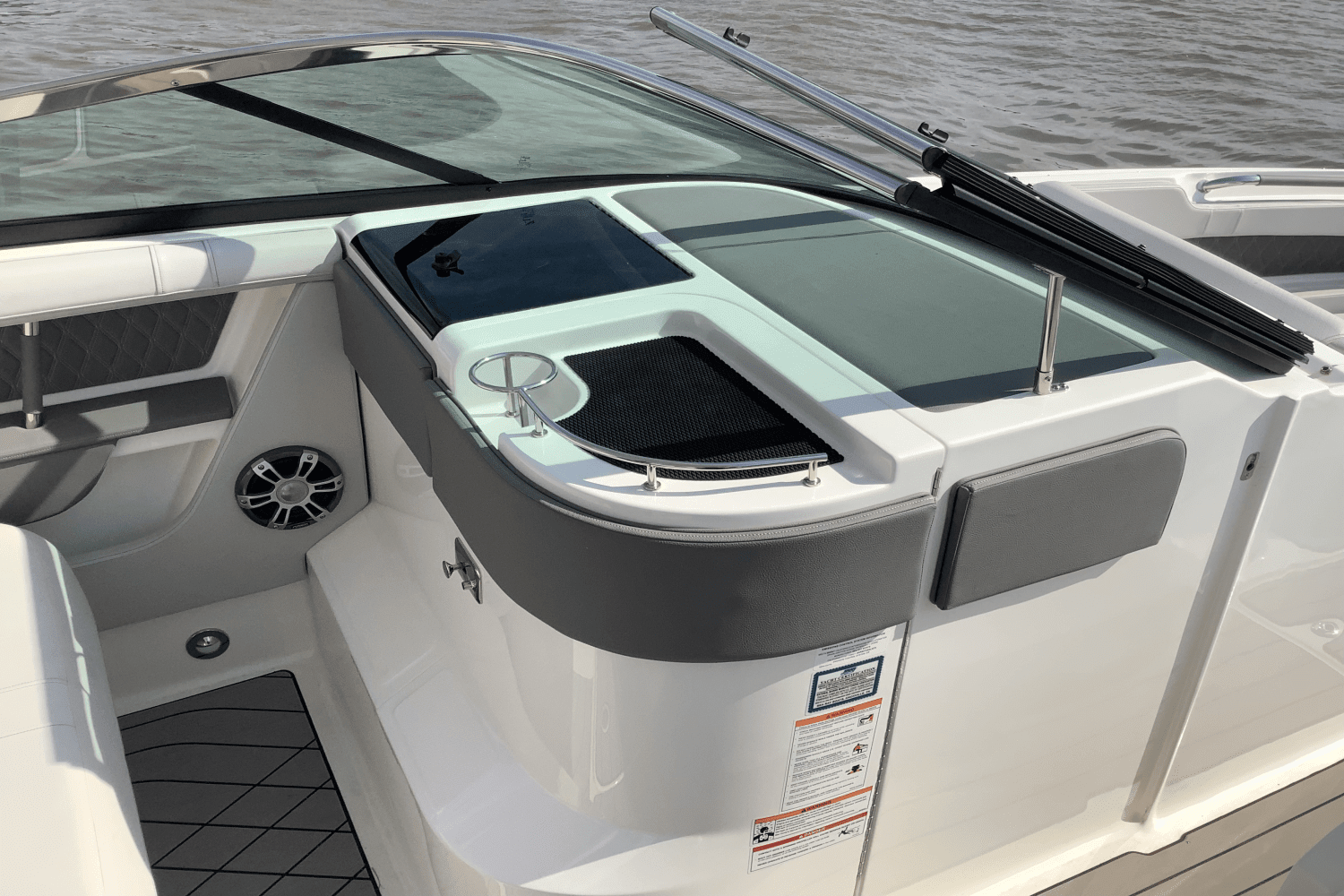 2025 Sea Ray SLX 310 Image Thumbnail #16